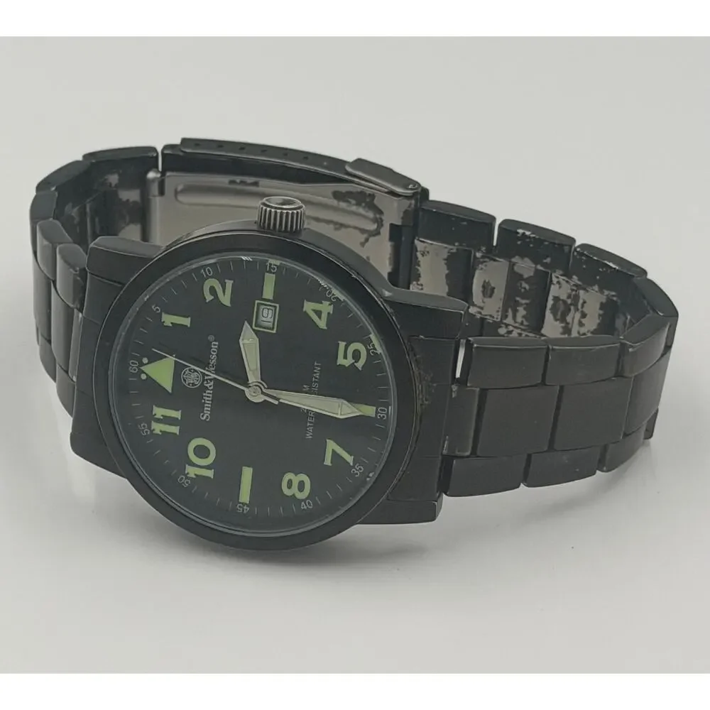 Smith & Wesson SWW-167 Men's Pilot Basic Round Face Black Stainless Steel Watch